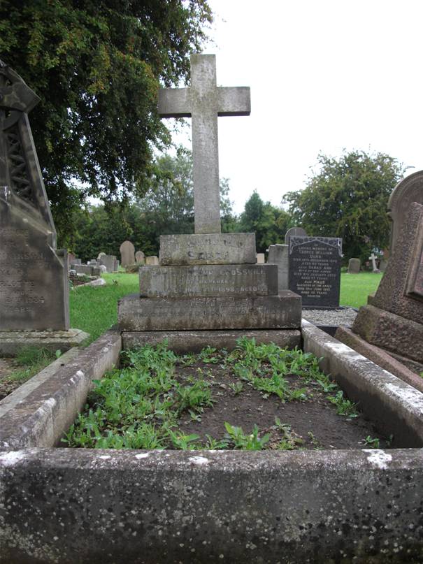 Beverley, Crosskill Grave 2.jpg