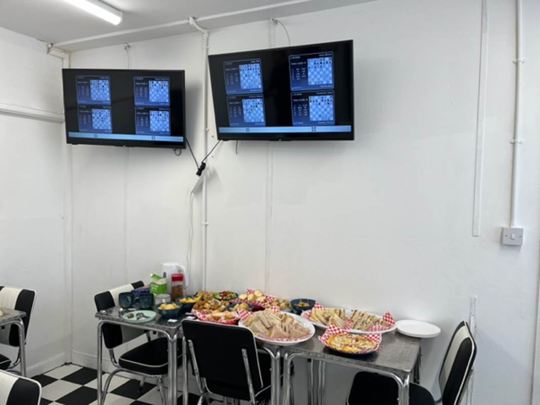 A table with food on it

Description automatically generated